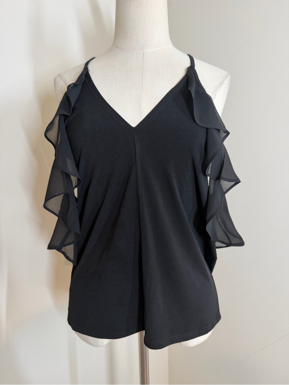 BCBGeneration Black Cascading Ruffles -SZ XS- V-neck Sleeveless Strappy Blouse